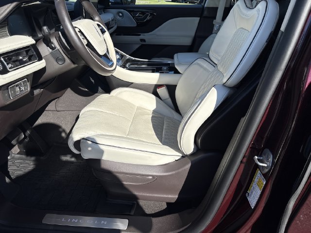Used 2022 Lincoln Aviator Black Label w/ Dynamic Handling Package AWD/4WD image 9