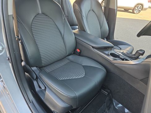 Used 2024 Toyota Camry SE image 16