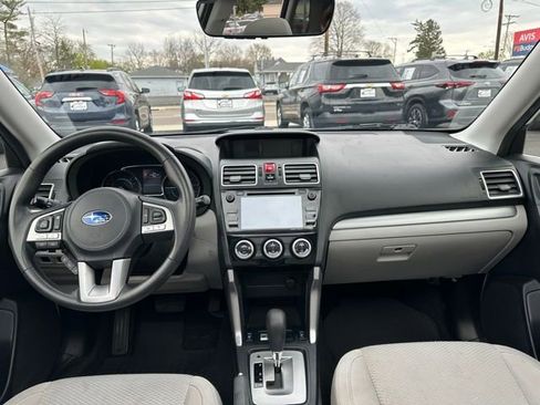 Used 2017 Subaru Forester 2.5i Premium image 20