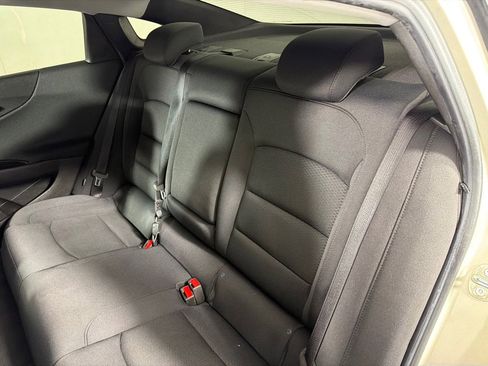 Used 2016 Chevrolet Malibu LT image 18