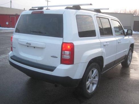 Used 2016 Jeep Patriot Latitude AWD/4WD image 5