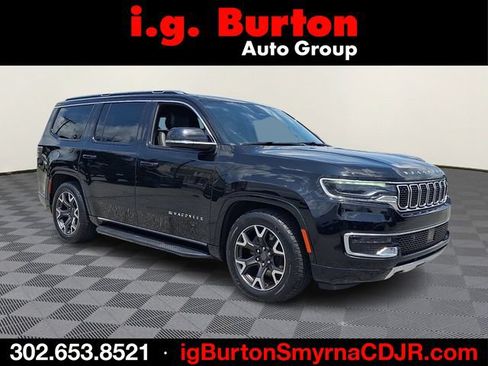 Used 2024 Jeep Wagoneer Series III AWD/4WD image 1