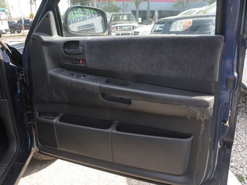 Used 2003 Dodge Dakota Sport image 17
