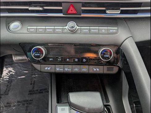 Used 2023 Hyundai Elantra Limited w/ Cargo Package image 12