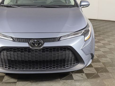 Used 2022 Toyota Corolla LE image 11