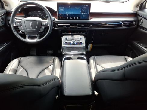 Used 2023 Lincoln Nautilus Reserve w/ Luxury Package AWD/4WD image 11