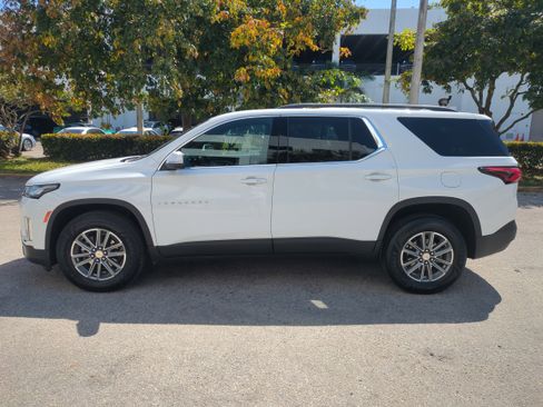 Used 2022 Chevrolet Traverse LT image 8