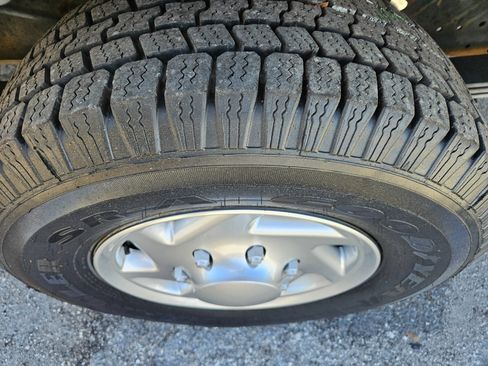 Used 2001 Ford E-350 and Econoline 350 Extended Super Duty image 32