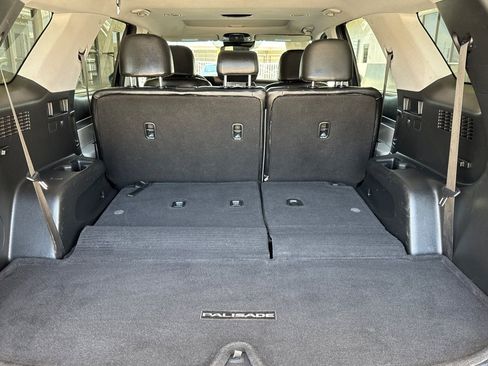 Used 2020 Hyundai Palisade SEL FWD image 16