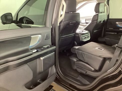 Used 2025 Ford Expedition Platinum w/ Driver's Package AWD/4WD image 23