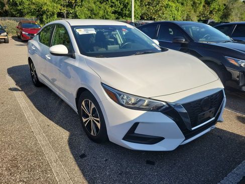Certified 2022 Nissan Sentra SV FWD image 2