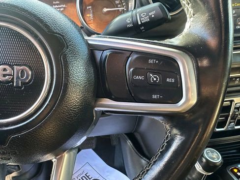 Used 2021 Jeep Wrangler Unlimited Sahara AWD/4WD image 15