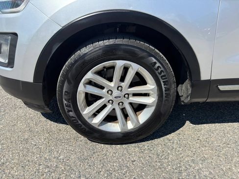Used 2016 Ford Explorer XLT w/ Equipment Group 202A FWD image 10