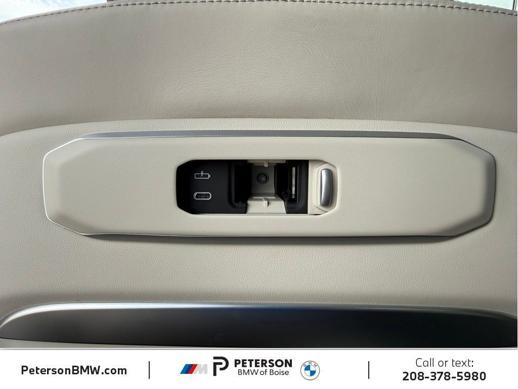 Used 2026 BMW ALPINA XB7 AWD/4WD image 32
