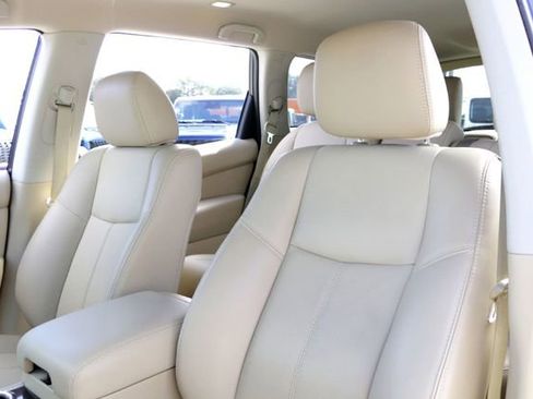Used 2015 Nissan Pathfinder SL w/ SL Tech Package image 11