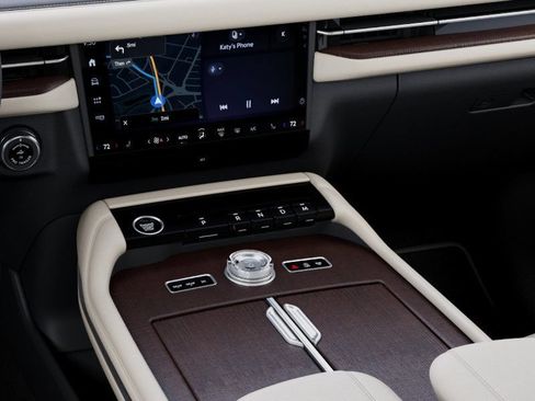 New 2027 Lincoln Navigator Premiere AWD/4WD image 16