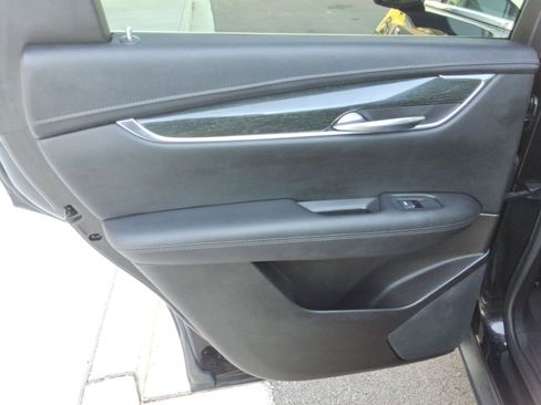 Used 2021 Cadillac XT5 Premium Luxury image 23