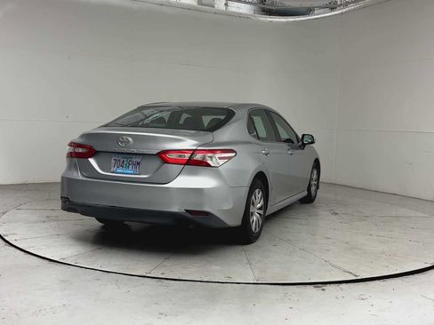 Used 2018 Toyota Camry FWD image 7