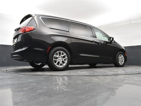New 2026 Chrysler Voyager LX image 24