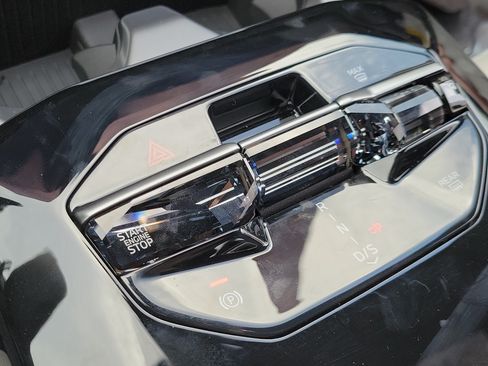 New 2027 BMW 740i w/ Executive Package RWD image 30