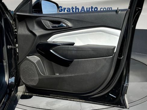 Used 2025 Chevrolet Trax LT w/ Driver Confidence Package FWD image 29