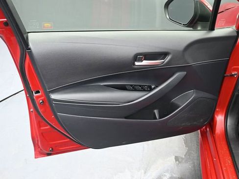 Used 2021 Toyota Corolla SE w/ SE Preferred Package image 17