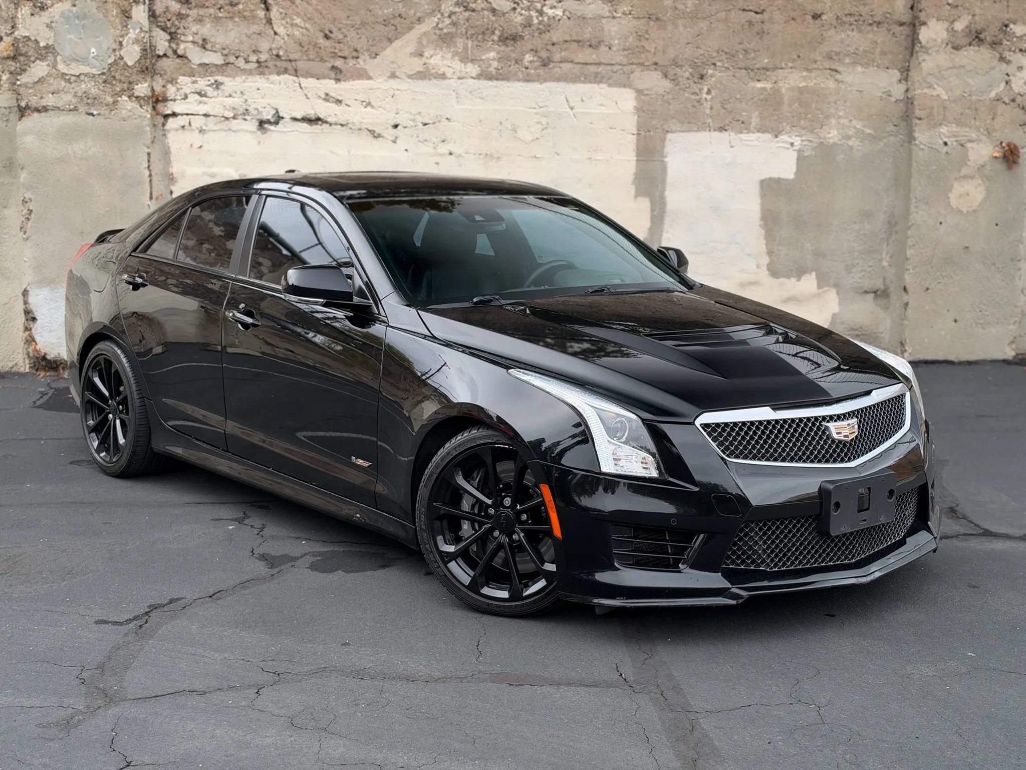 Used 2016 Cadillac ATS V w/ Luxury Package RWD image 2