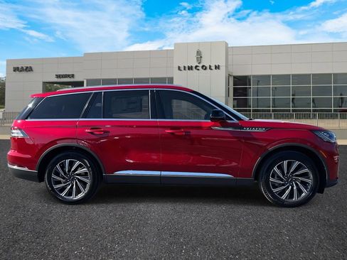 New 2026 Lincoln Aviator 2WD image 2