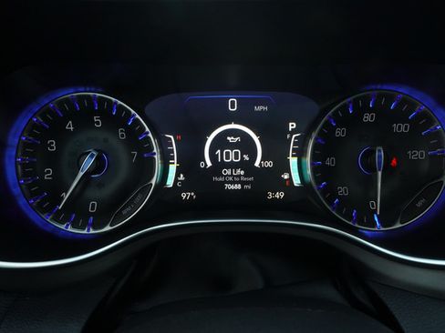 Used 2022 Chrysler Pacifica Limited w/ S Appearance Package FWD image 13