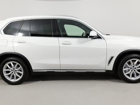 Used 2022 BMW X5 xDrive40i w/ Parking Assistance Package image 8