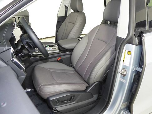 Used 2024 Audi Q8 Premium Plus w/ Premium Plus Package AWD/4WD image 22