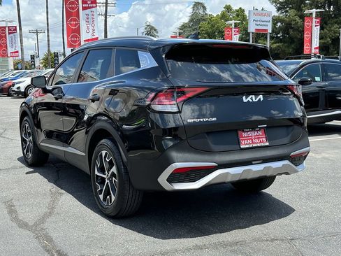 Used 2023 Kia Sportage EX AWD/4WD image 4