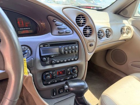 Used 2005 Pontiac Bonneville SLE w/ Premier Edition FWD image 11