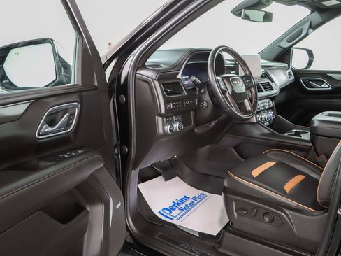 Used 2023 GMC Yukon AT4 w/ AT4 Premium Package image 3