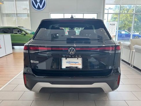 New 2025 Volkswagen Tiguan S FWD image 5