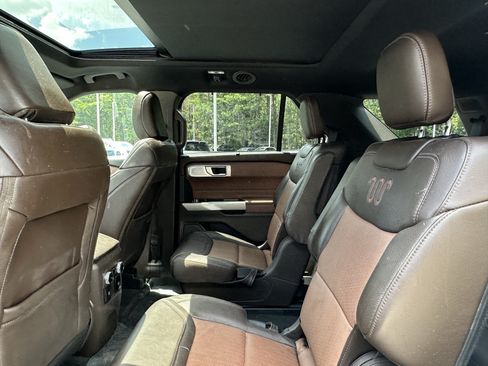 Used 2024 Ford Explorer King Ranch w/ Technology Package AWD/4WD image 8