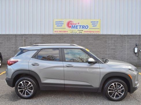 Used 2025 Chevrolet TrailBlazer LT image 9