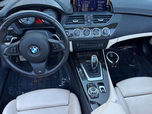 Used 2015 BMW Z4 sDrive35is image 3
