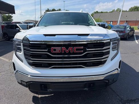 Used 2025 GMC Sierra 1500 SLT AWD/4WD image 3