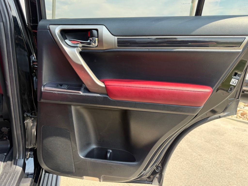 Used 2020 Lexus GX 460 Premium w/ Premium Package AWD/4WD image 28