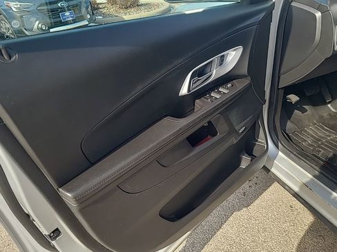 Used 2017 Chevrolet Equinox LT w/ Convenience Package image 11