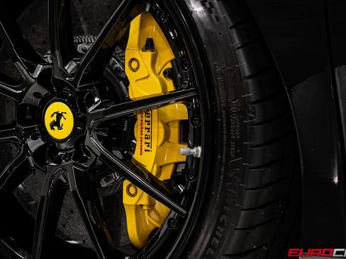 Used 2022 Ferrari F8 Tributo RWD image 27