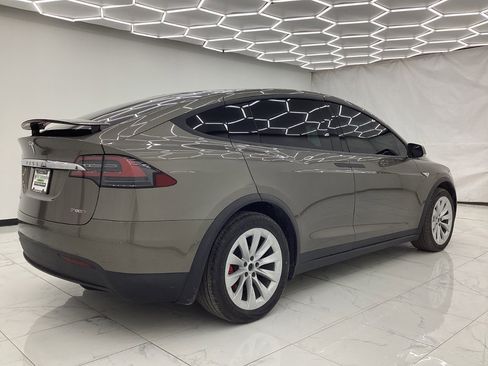 Used 2016 Tesla Model X 75D image 11