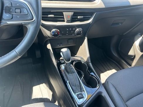 Used 2025 Buick Encore GX Preferred w/ Comfort Package FWD image 21