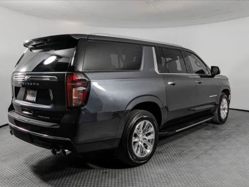 Used 2021 Chevrolet Suburban Premier w/ Premium Package RWD image 8