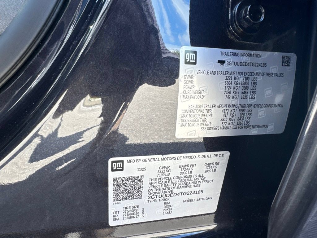 Used 2026 GMC Sierra 1500 SLT w/ SLT Premium Plus Package AWD/4WD image 14