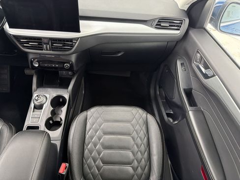 Used 2023 Ford Escape Platinum w/ Premium Technology Package FWD image 29