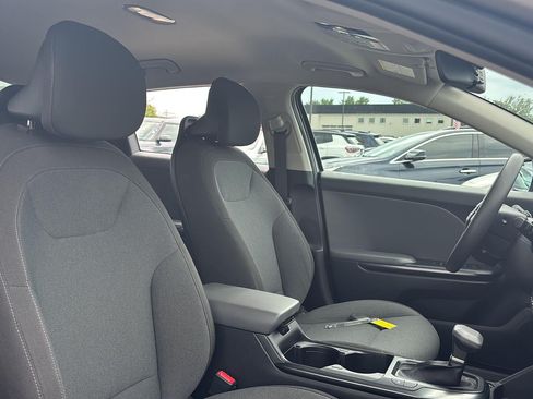 Used 2025 Kia K4 FWD image 26