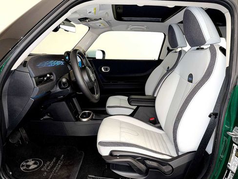 Certified 2025 MINI Cooper S image 9