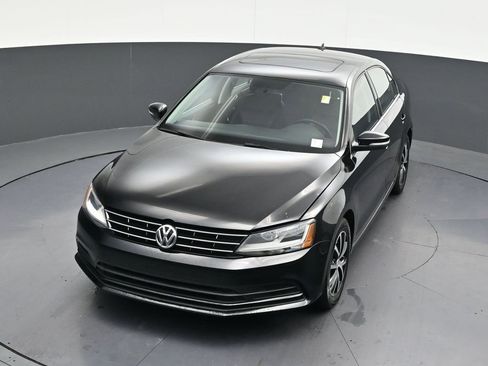 Used 2018 Volkswagen Jetta SE FWD image 17